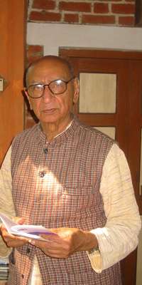 Narayan Desai, Indian Gandhian and writer., dies at age 90